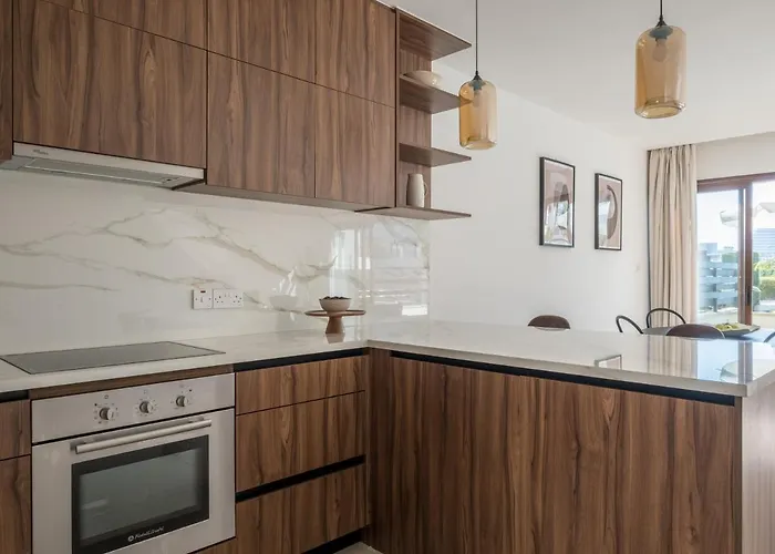 Sanders Aqua Park - Precious 3-bedroom Holiday With Shared Pool