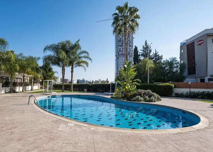 Sanders Aqua Park - Precious 3-bedroom Holiday With Shared Pool *