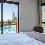 Sanders Aqua Park - Precious 3-bedroom Holiday With Shared Pool Nyaraló