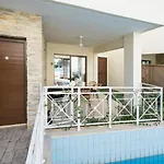 Nyaraló Sanders Aqua Park - Precious 3-bedroom Holiday With Shared Pool Limassol