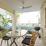 Sanders Aqua Park - Precious 3-bedroom Holiday With Shared Pool Holiday home