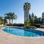 Sanders Aqua Park - Precious 3-bedroom Holiday With Shared Pool *