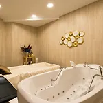 Nyaraló Sanders Aqua Park - Precious 3-bedroom Holiday With Shared Pool Limassol