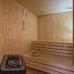 Sanders Aqua Park - Precious 3-bedroom Holiday With Shared Pool Holiday home