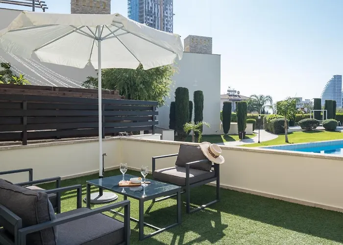 Sanders Aqua Park - Precious 3-bedroom Holiday With Shared Pool * Limasol