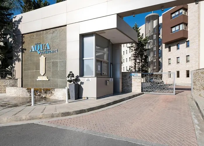 Sanders Aqua Park - Precious 3-bedroom Holiday With Shared Pool Limasol