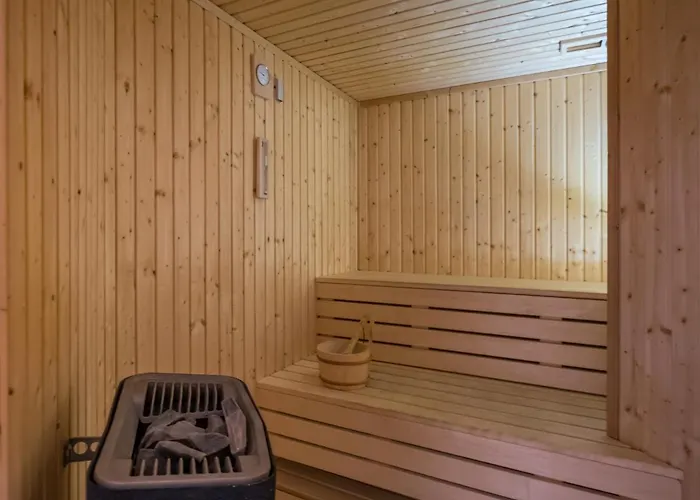 Sanders Aqua Park - Precious 3-bedroom Holiday With Shared Pool Nyaraló