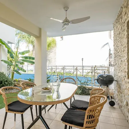 Sanders Aqua Park - Precious 3-bedroom Holiday With Shared Pool Ferienhaus