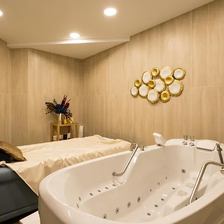 Ferienhaus Sanders Aqua Park - Precious 3-bedroom Holiday With Shared Pool Limassol