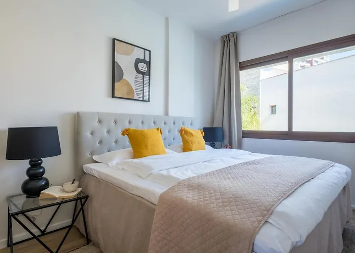 Sanders Aqua Park - Precious 3-bedroom Holiday With Shared Pool Case de vacanță *